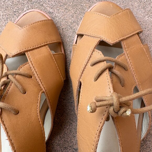 Bird of Flight Sandal - Picture 6 of 6